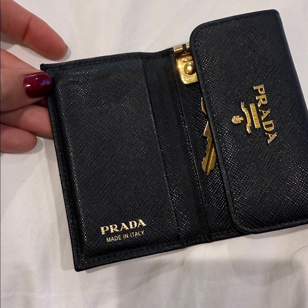 Prada Authentic Black Saffiano Leather Gold Key and Card Holder - Picture 4 of 9